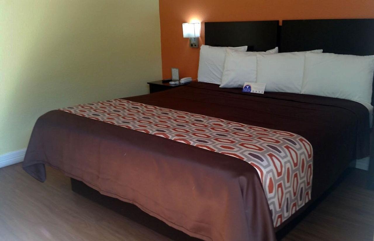 Americas Best Value Inn And Suites Groves Exteriér fotografie
