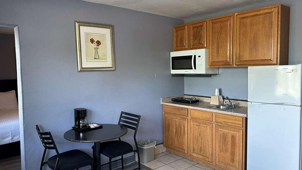 Americas Best Value Inn And Suites Groves Pokoj fotografie