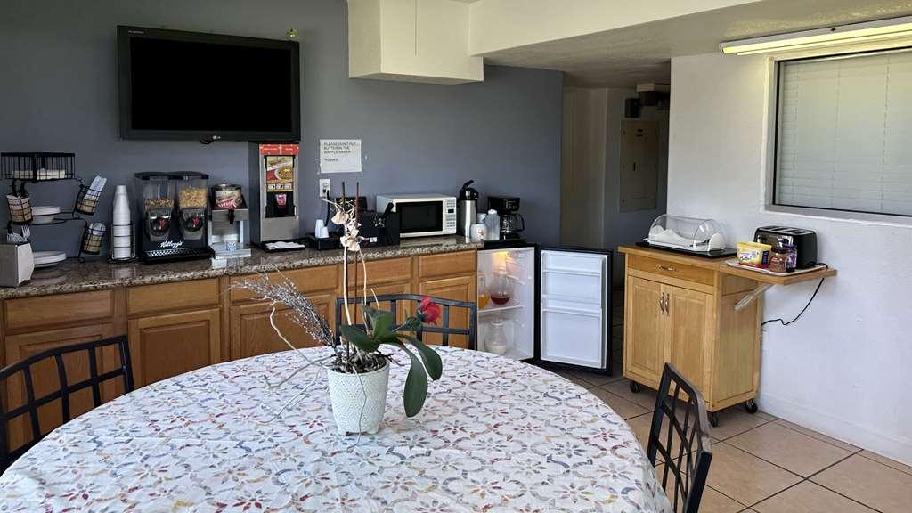 Americas Best Value Inn And Suites Groves Restaurace fotografie