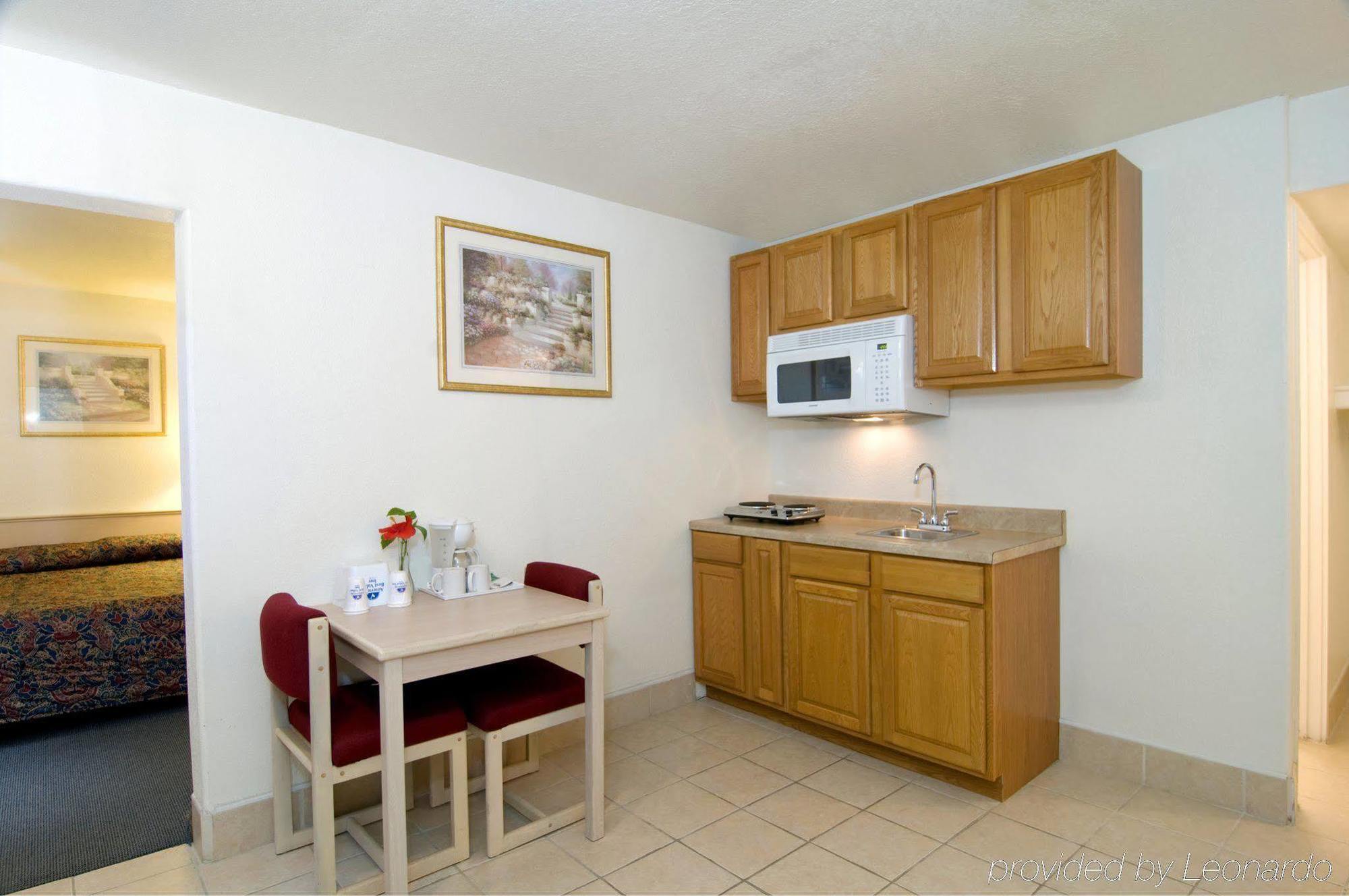 Americas Best Value Inn And Suites Groves Exteriér fotografie