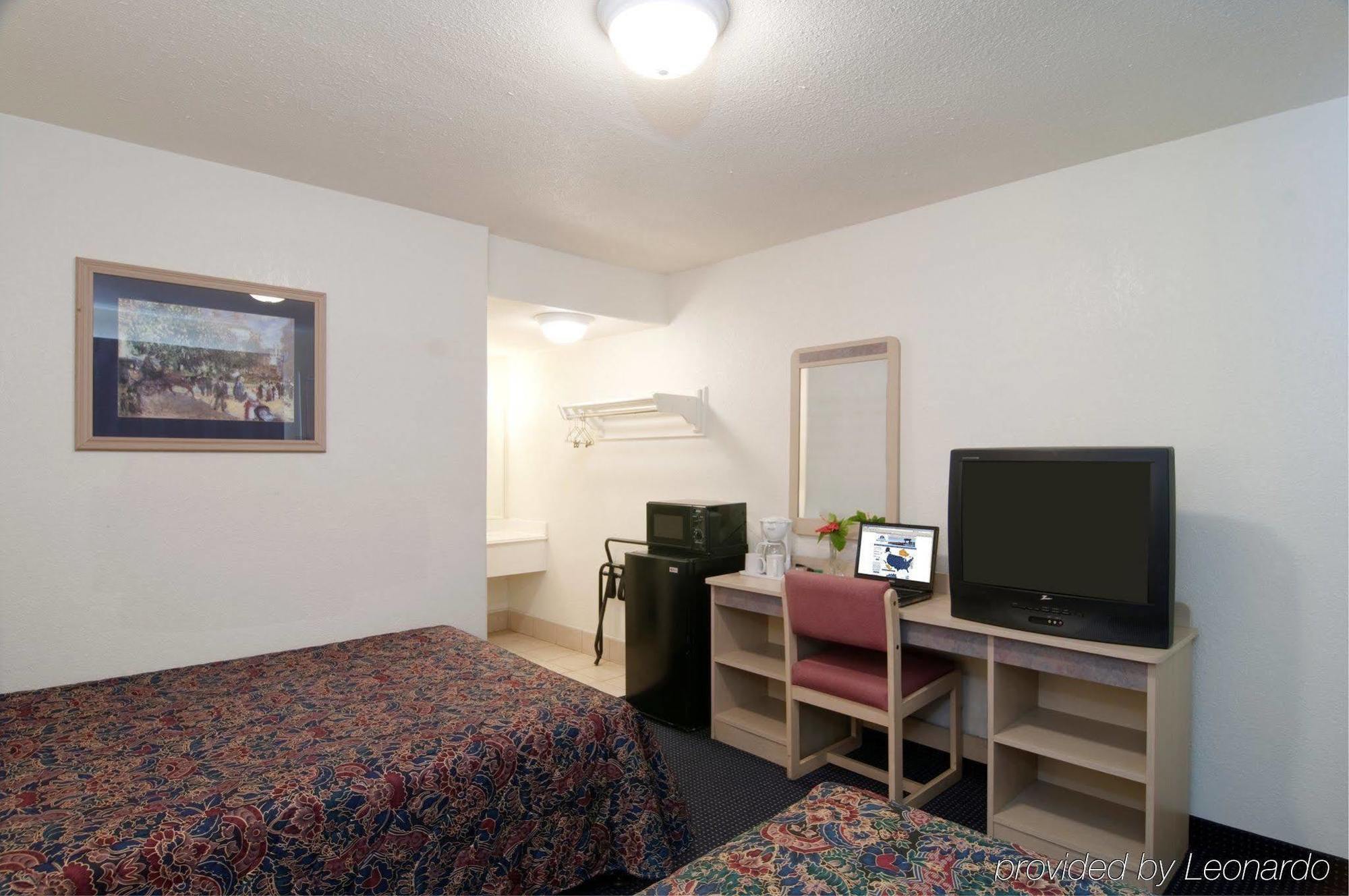 Americas Best Value Inn And Suites Groves Pokoj fotografie