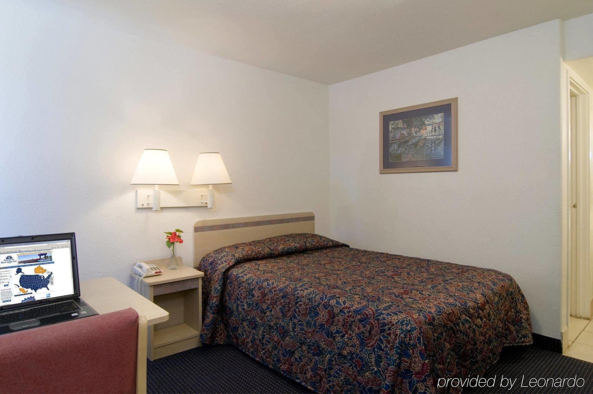 Americas Best Value Inn And Suites Groves Exteriér fotografie