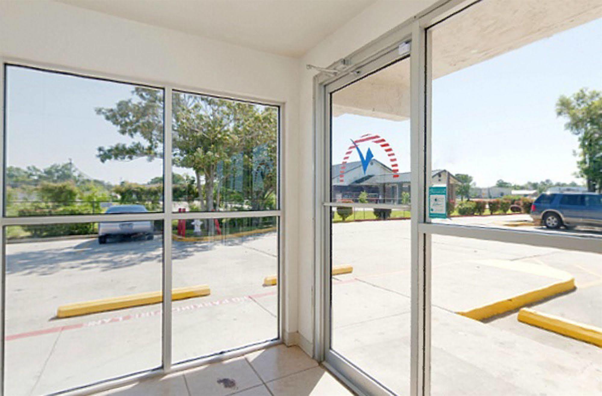 Americas Best Value Inn And Suites Groves Exteriér fotografie